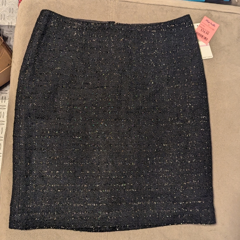 Brand new with tags Laundry by Shelli Segal black skirt with tinsel size 6